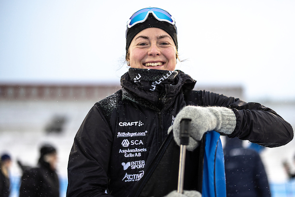 Rygg med klubbemblemet för Biathlon Östersund 